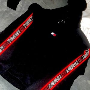 cropped tommy hilfiger medium